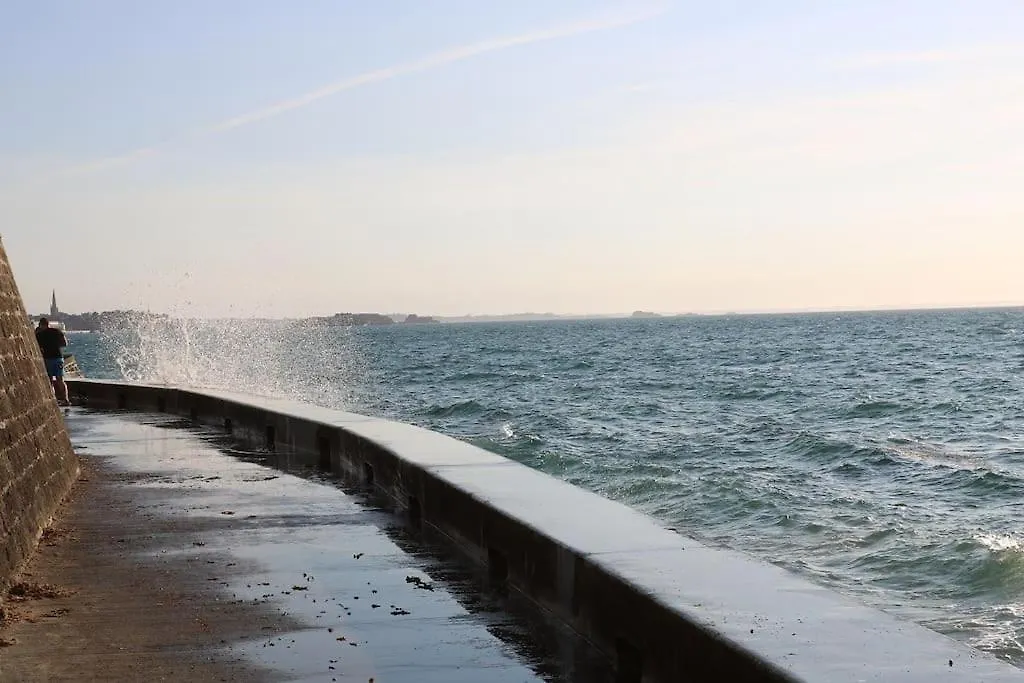 Location Studio Equipe A 200M De La Plage. Saint-Malo Fransa